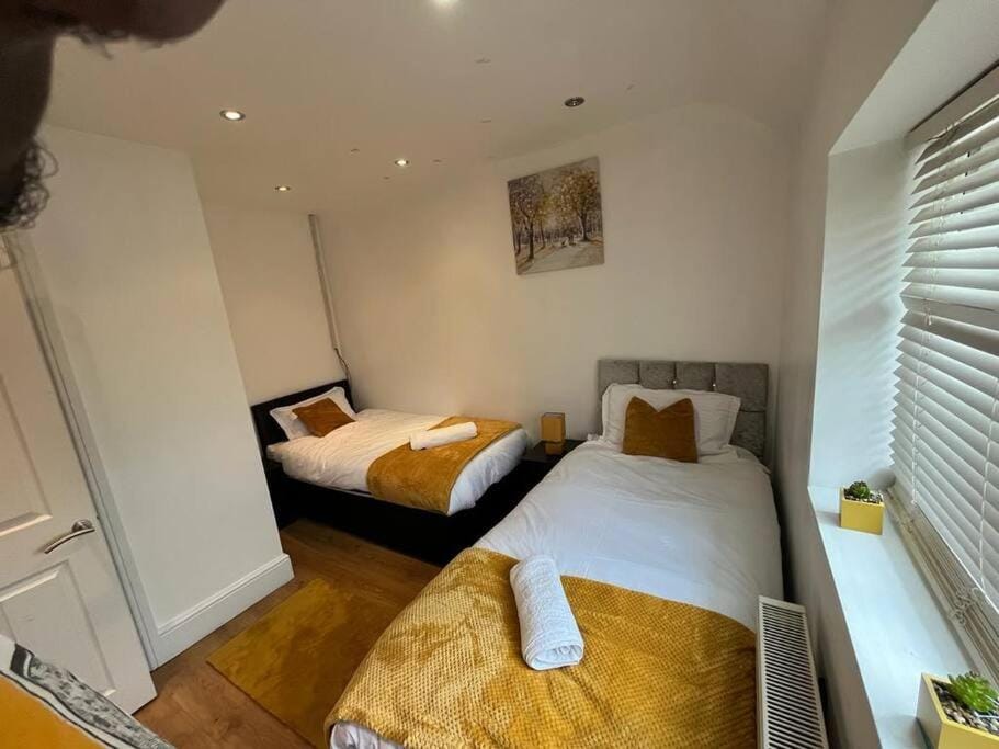 Fabulous 3 bedroom house , sleeps up to 5-7 guest. House in Grays