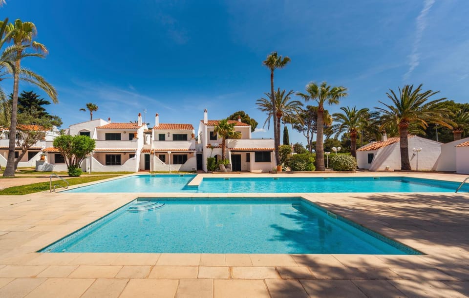 Off site, Day, Summer, Swimming pool