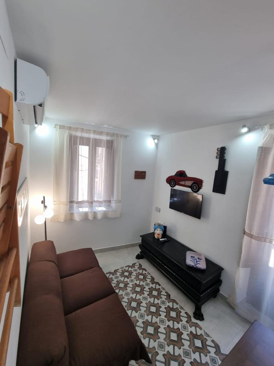 Communal lounge/ TV room, TV and multimedia, Living room, Photo of the whole room, Seating area