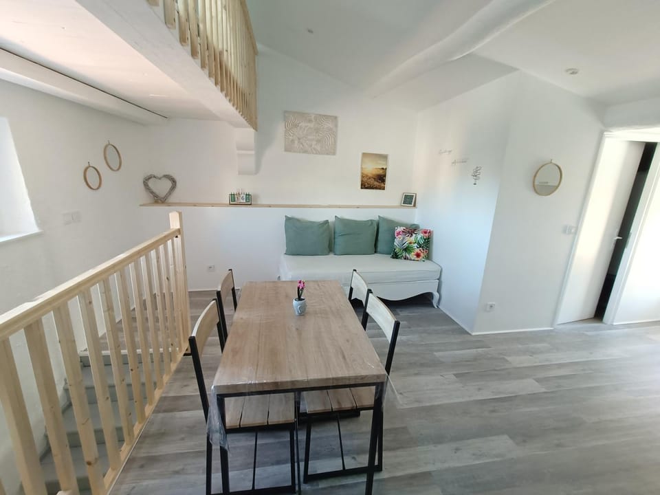 Au centre de Fréjus Charmant appartement Apartment in Fréjus