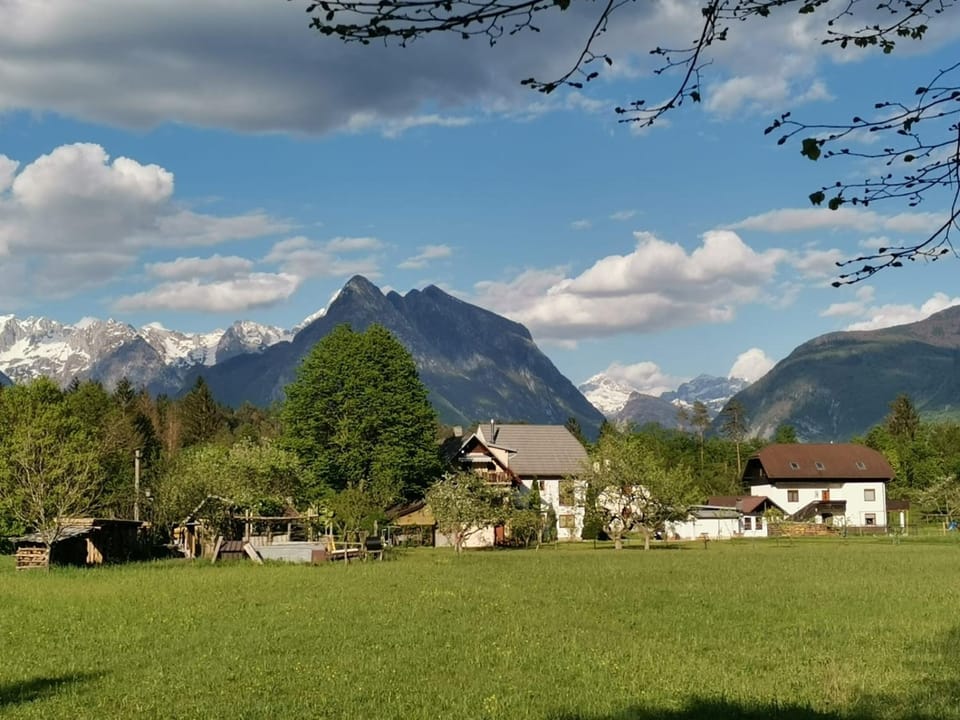 Glamping Narnia Apartment in Bovec