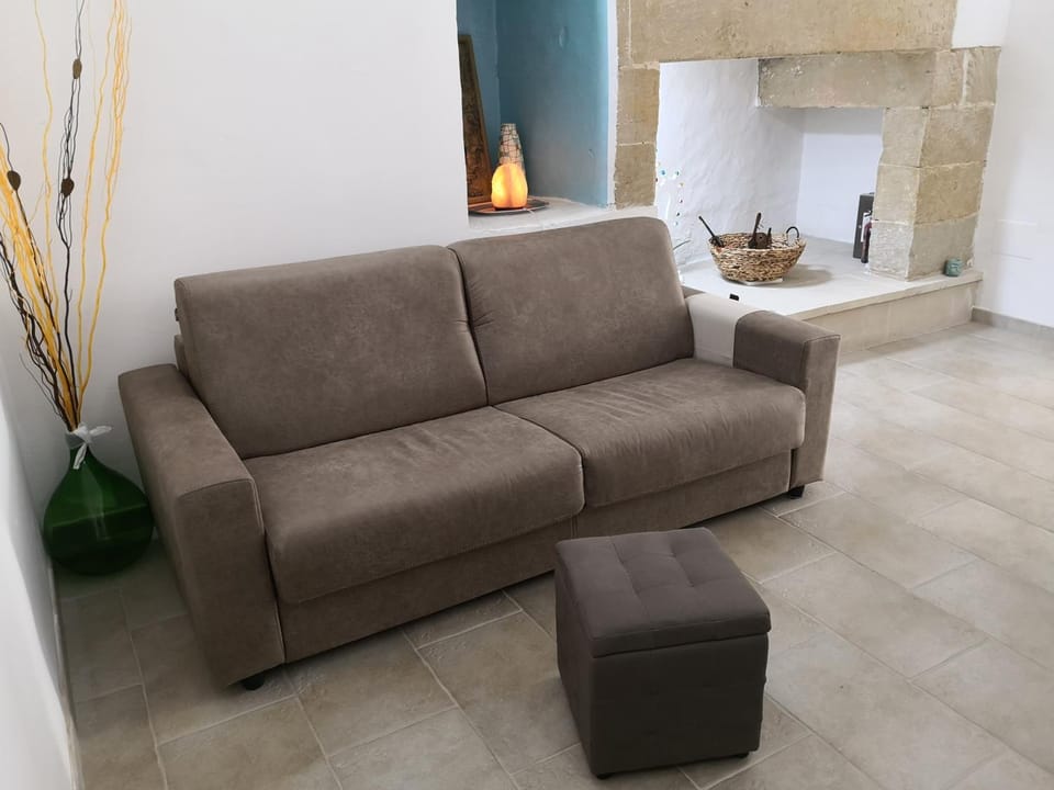Bed, Living room