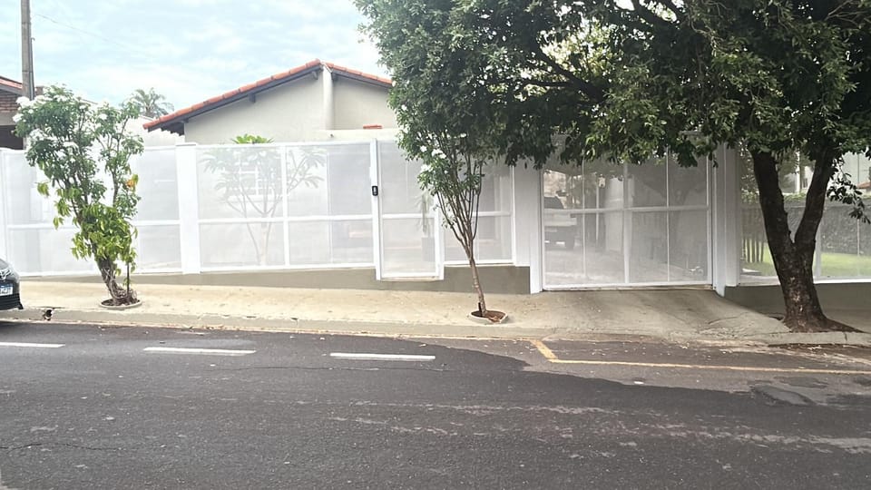 Recanto Manga da Rosa - casinha de fazenda no centro da cidade House in Olímpia