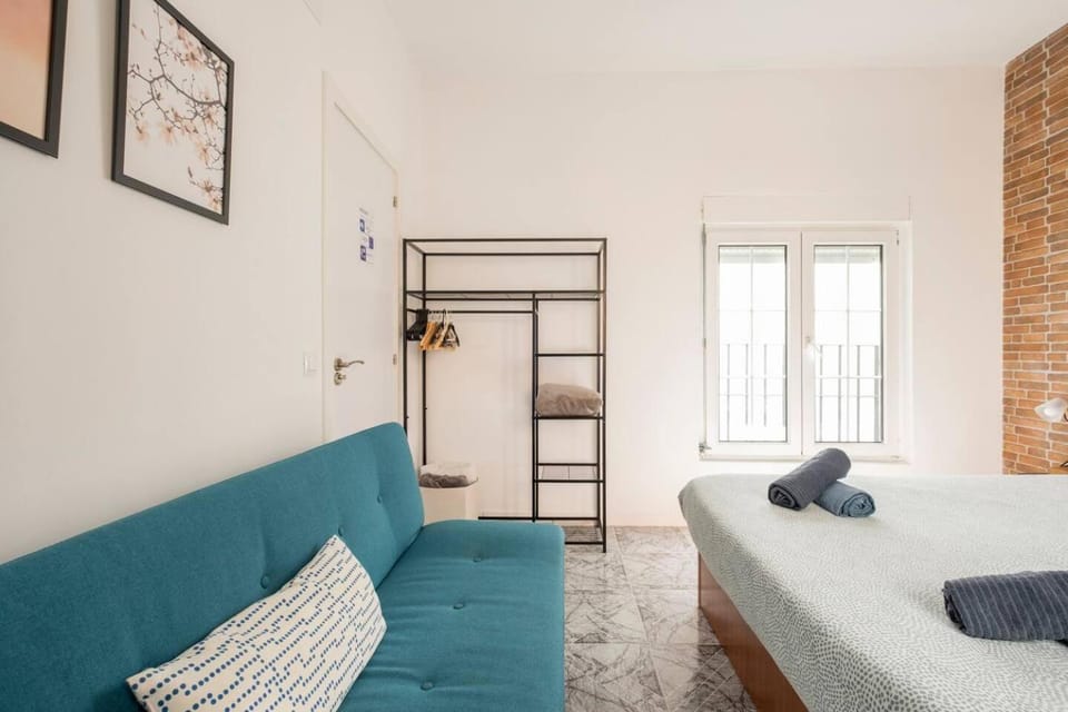 Photo of the whole room, Bedroom