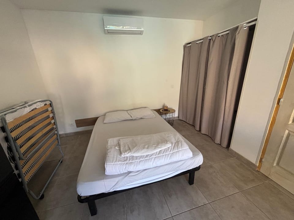 Studio tout équipé à la nuitée ou plus,proche aéroport Bastia House in Corsica