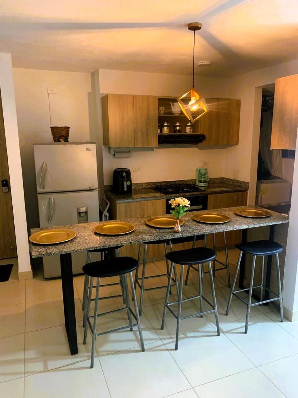 Kitchen or kitchenette, Dining area