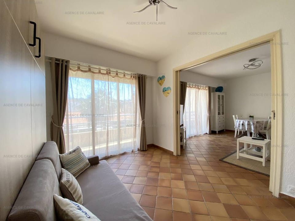 Bel appartement T3 climatisé, centre Cavalaire, proche plages et commerces - FR-1-100-273 Apartment in Cavalaire-sur-Mer