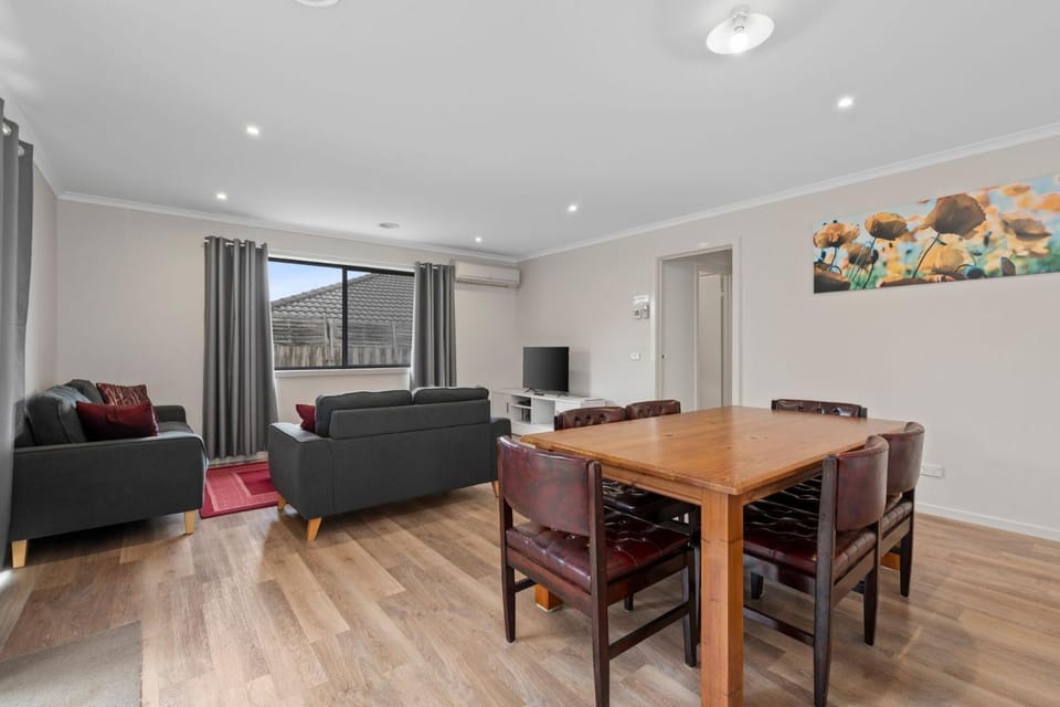 TV and multimedia, Dining area