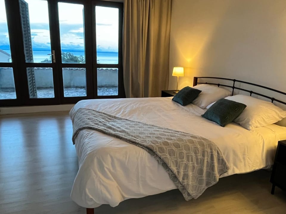 Spacious Seaview Terrace Apartment - Free Parking- Lovran Apartment in Lovran