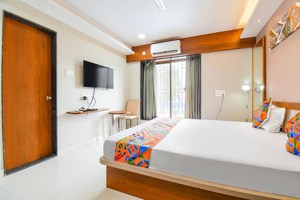 Bed, TV and multimedia, wardrobe, air conditioner