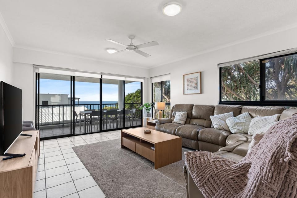 4 Domani Large Townhouse with Ocean Views Apartment in Sunrise Beach