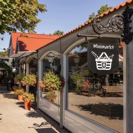 Supermarket/grocery shop