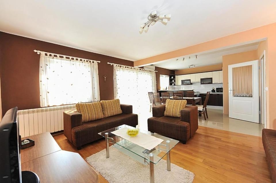 Kitchen or kitchenette, Living room, Dining area