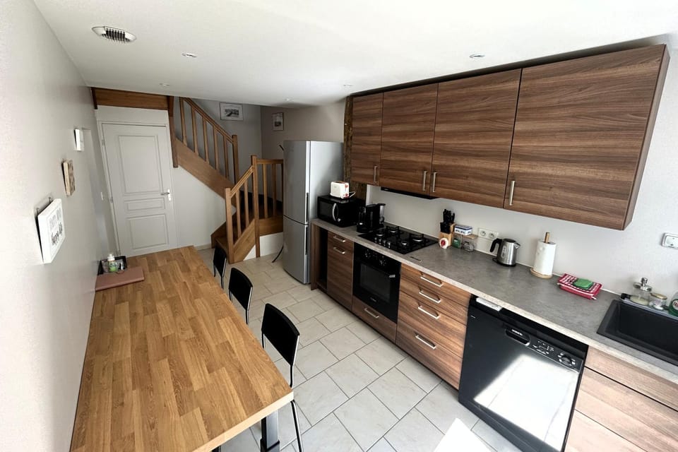 Dining area, kitchen
