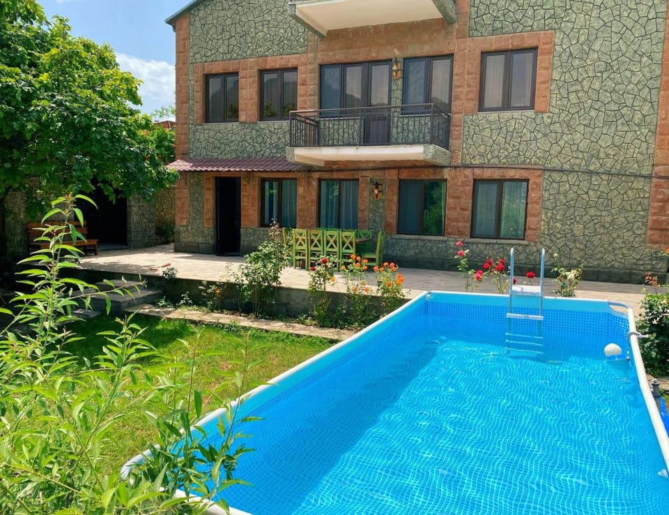 Property building, Day, Garden, Garden view, Pool view, Swimming pool, sunbed