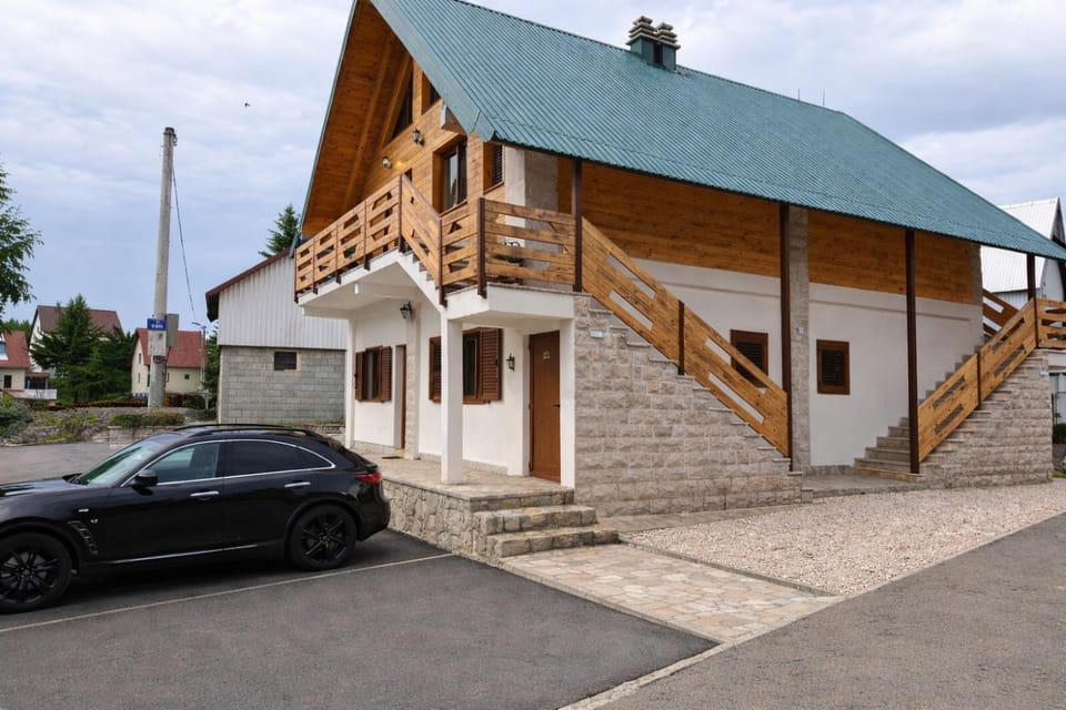 Monte Pino Lux Apartments Apartment in Montenegro