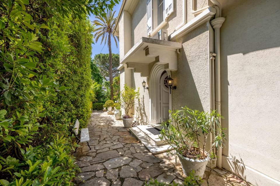 Cannes Luxury Rental - Belle epoque villa to rent close to Cannes center House in Cannes
