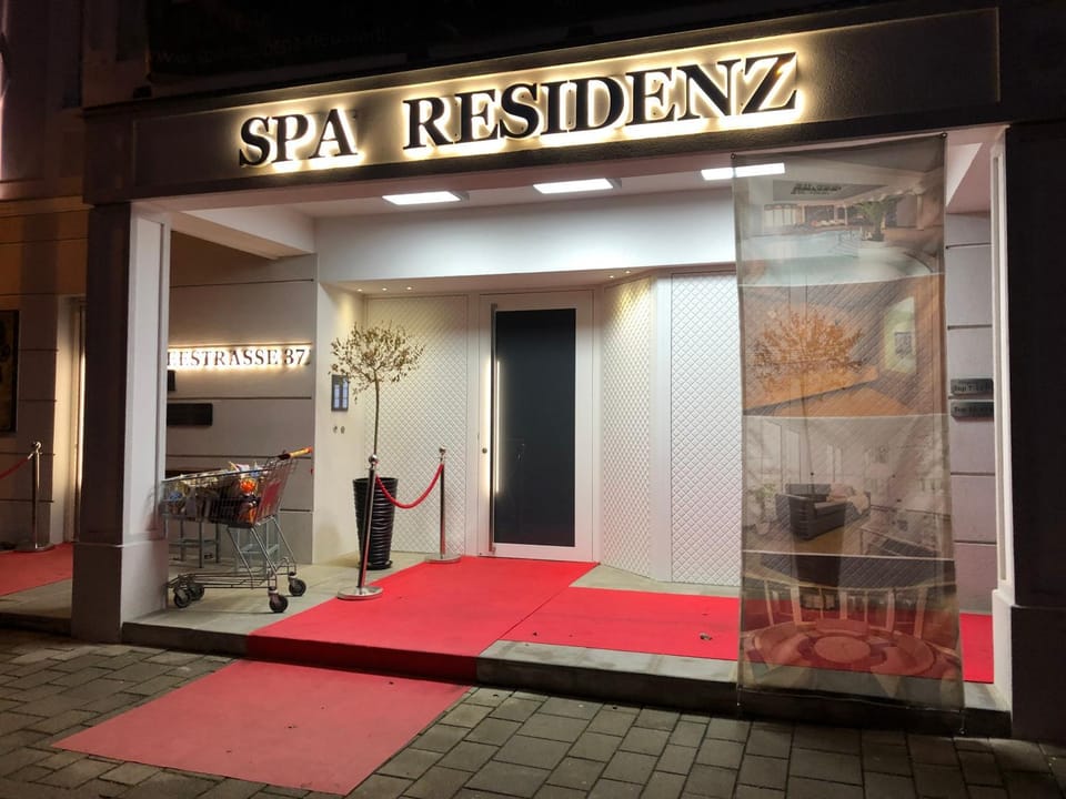 SPA-Residenz PRIVATE independent SELF-CATERING Apartment with private Garden BEST VALUE residential-style use Apartment in Austria