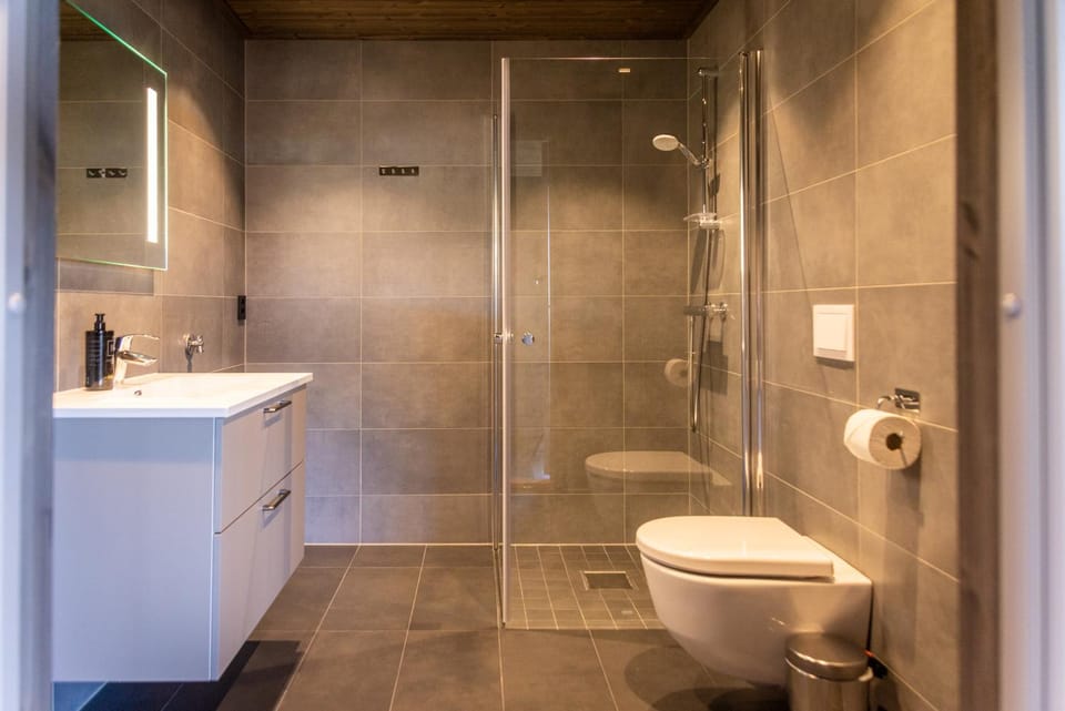 Shower, Toilet, Bathroom