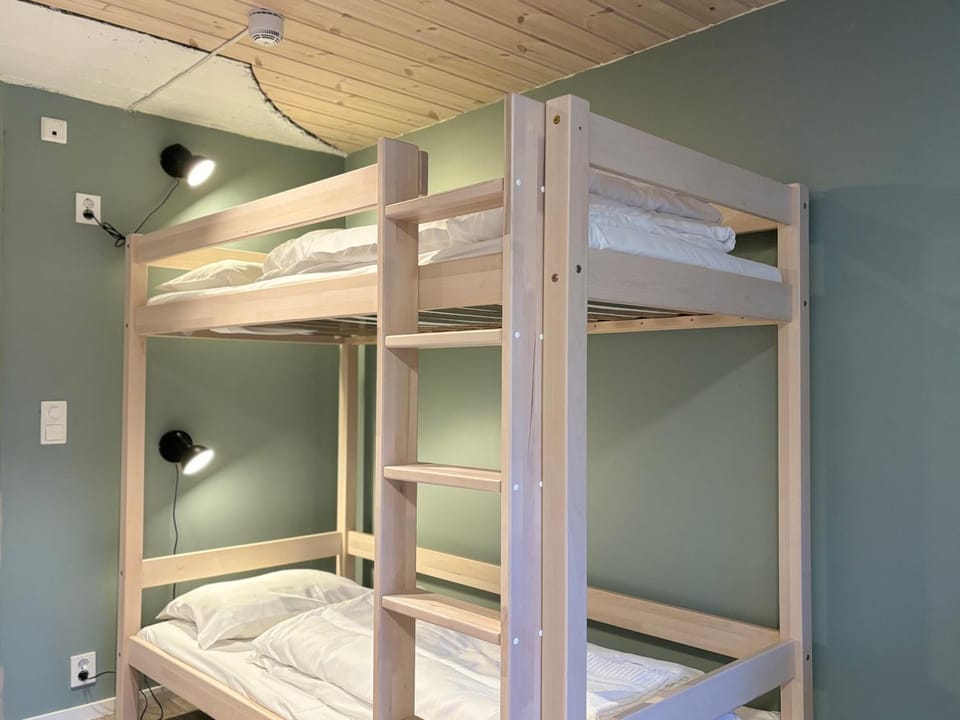 Bed, Bedroom, bunk bed