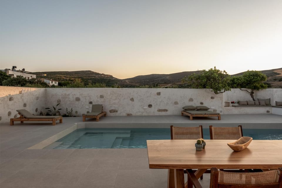 Patio, Day, Natural landscape, Dining area, Mountain view, Pool view, Swimming pool, sunbed