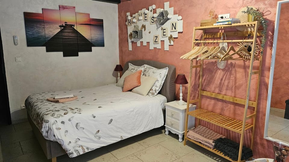 Bed, Bedroom