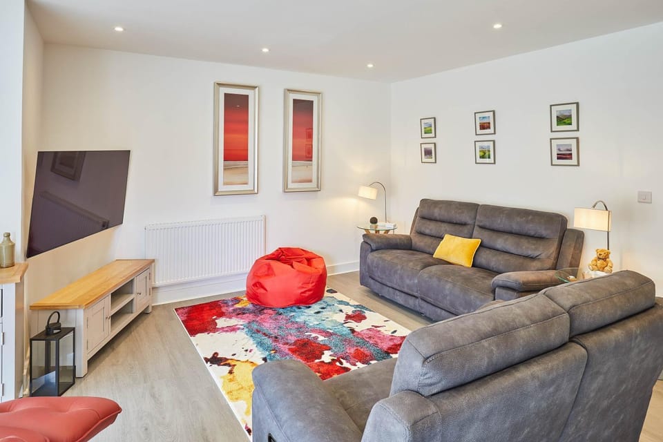 TV and multimedia, Living room, Seating area