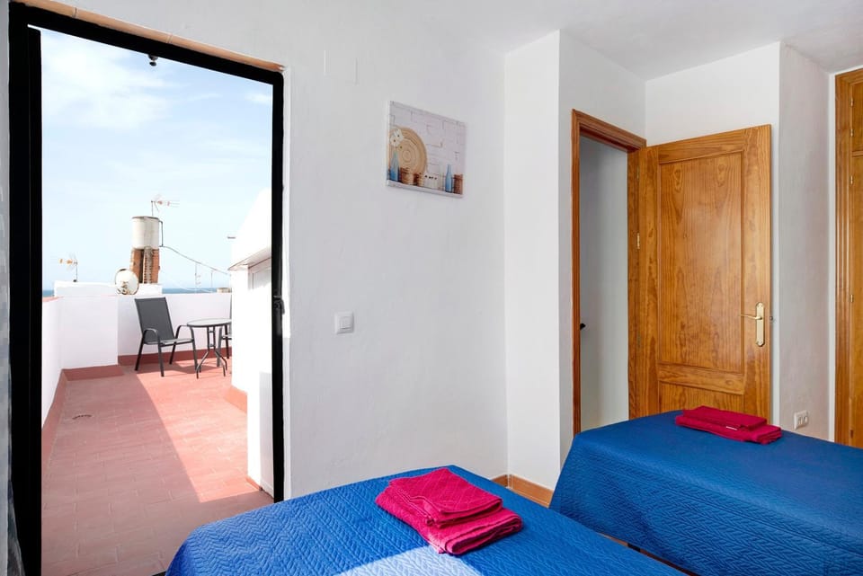 Property building, Living room, Bedroom