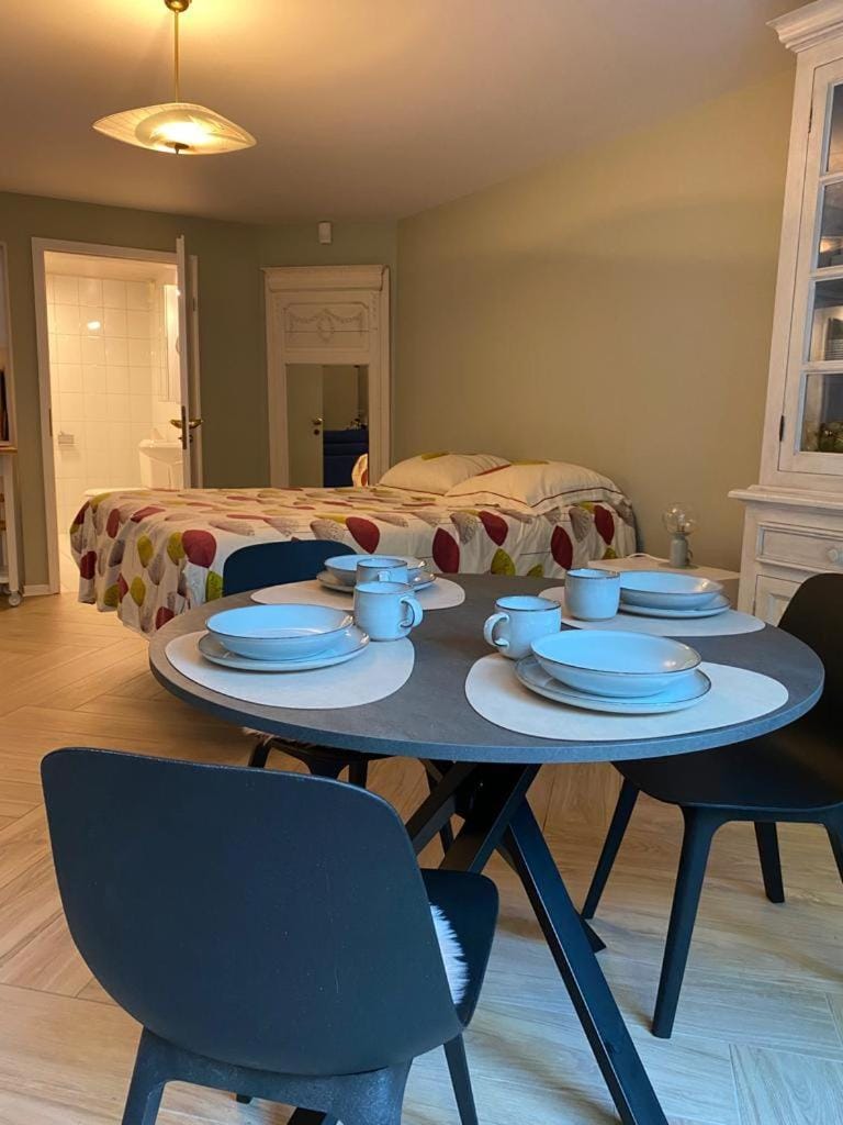 Dining area, Bedroom