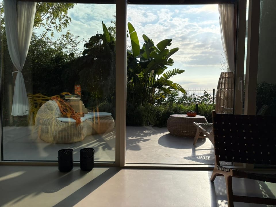 Day, Garden, View (from property/room), Living room, Seating area