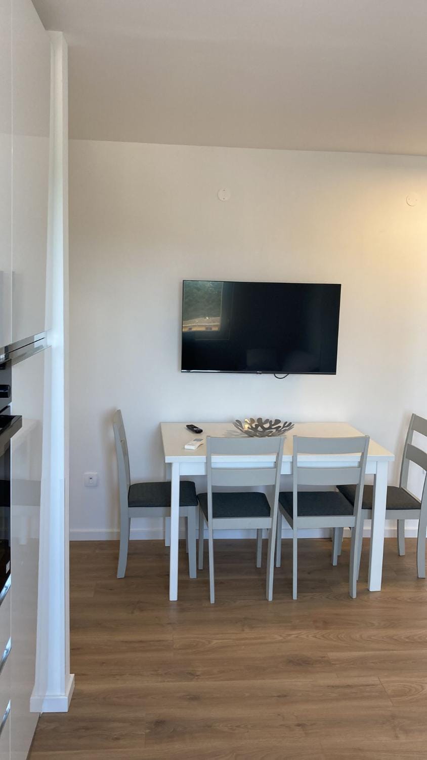 TV and multimedia, Dining area