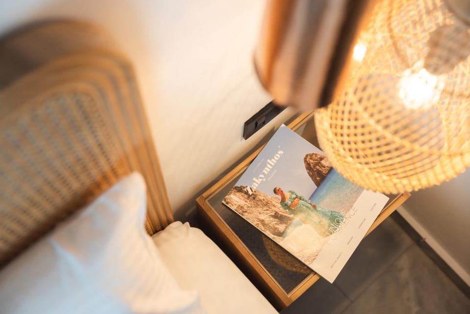 Bed, Photo of the whole room, Decorative detail, Bedroom