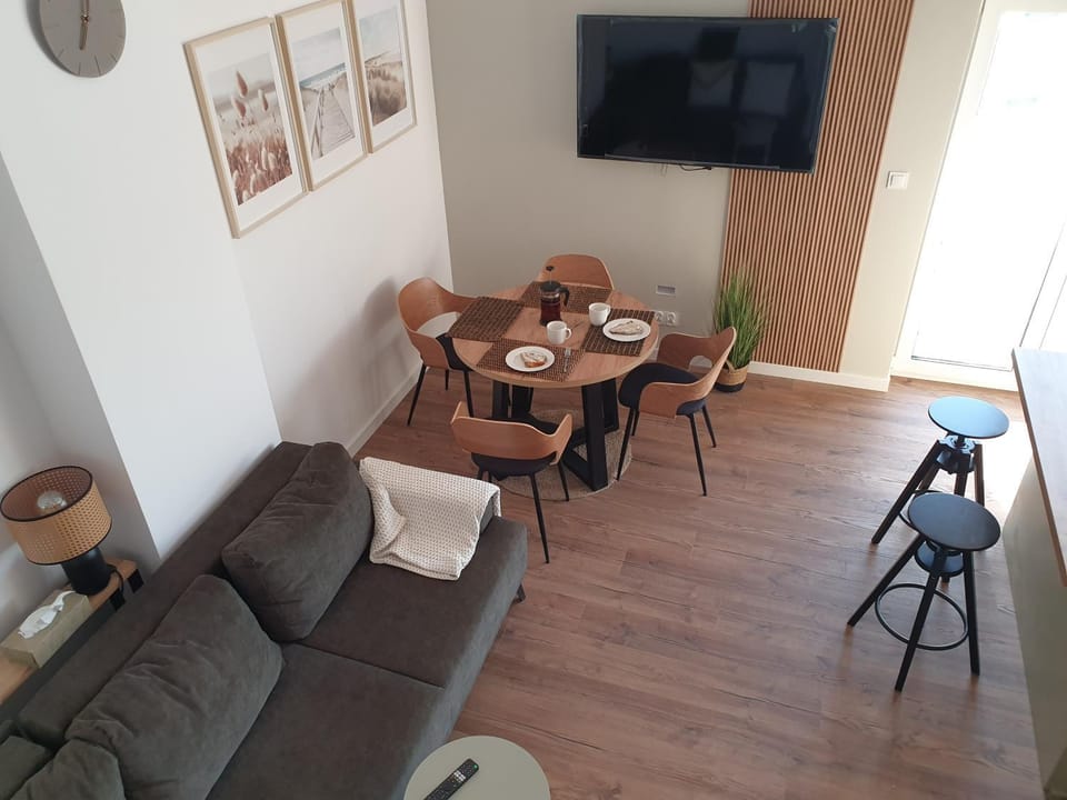 Communal lounge/ TV room, Living room, Seating area