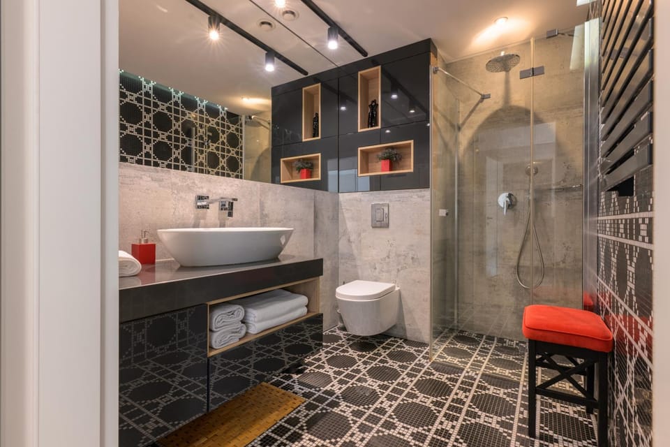 Shower, Toilet, Bathroom