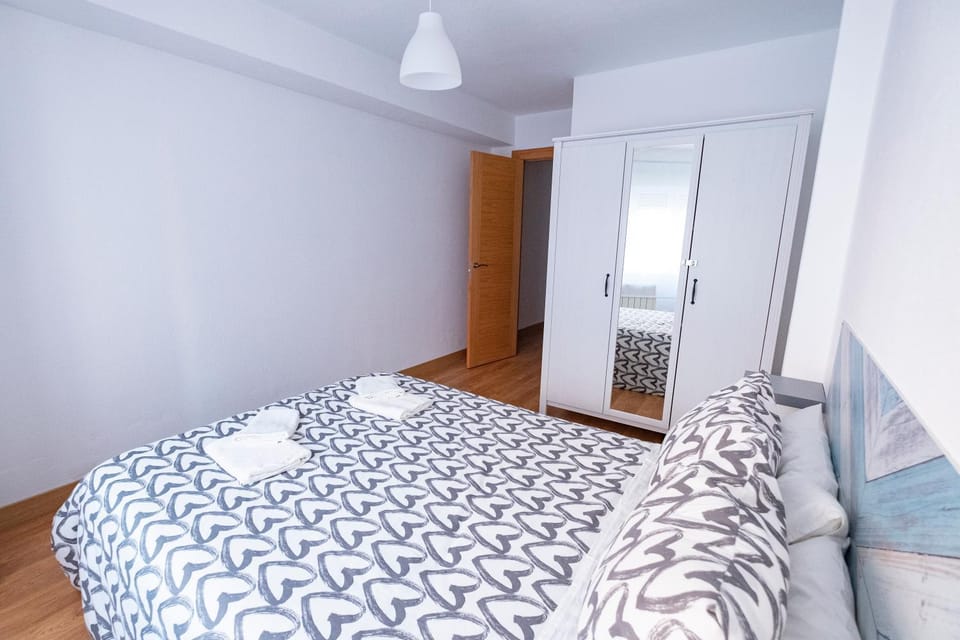 Bed, Photo of the whole room, Bedroom, towels, wardrobe