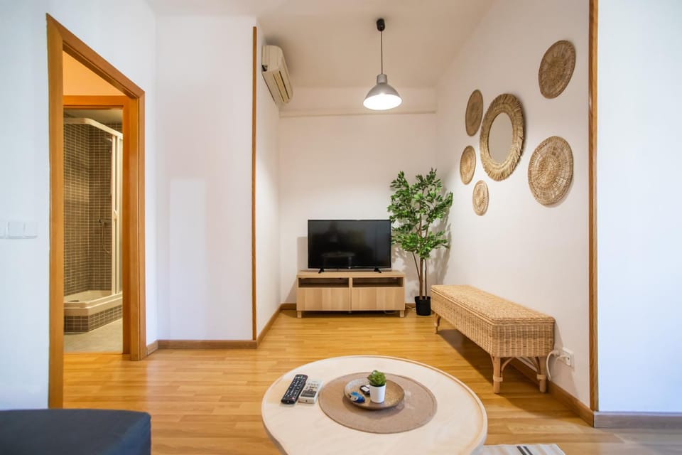 Communal lounge/ TV room, Living room