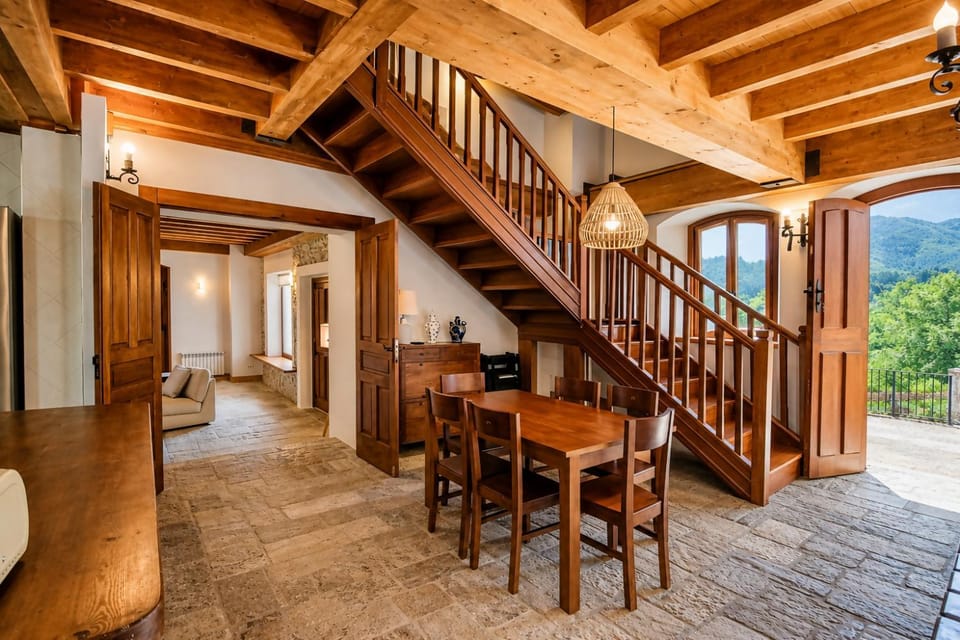 Casa Llanes con Jardín, Vistas y Barbacoa – Maruja House in Cantabria