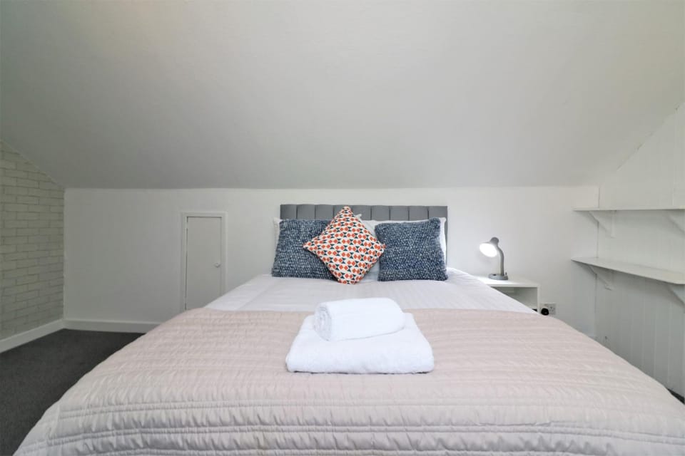 Signature - Barons Court Apartment in Paisley