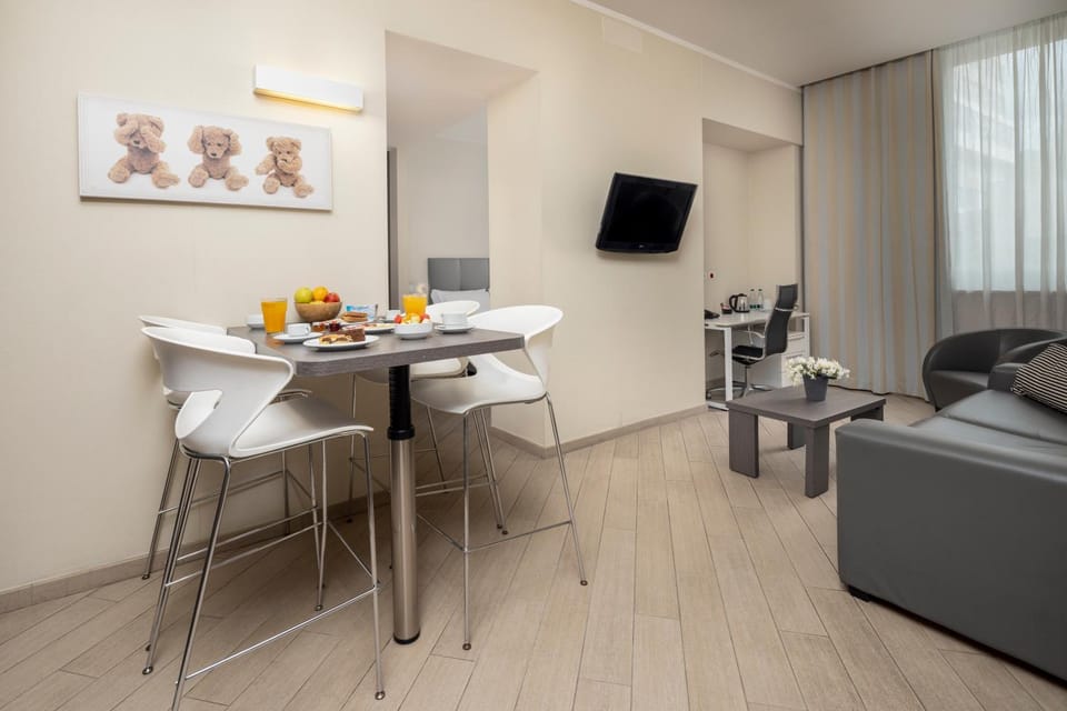 Living room, Dining area