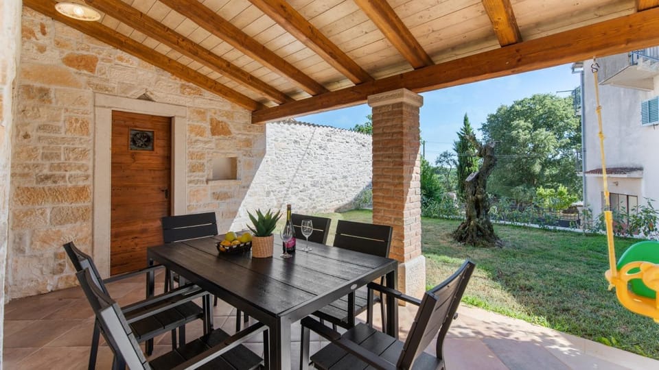 Property building, BBQ facilities, Garden, Balcony/Terrace, Seating area, Dining area