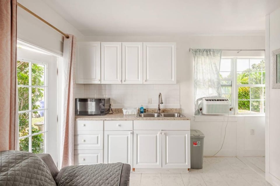 microwave, oven, kitchen