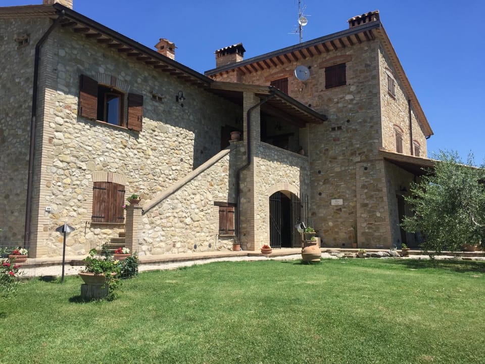 Property building, Patio, Facade/entrance, Garden
