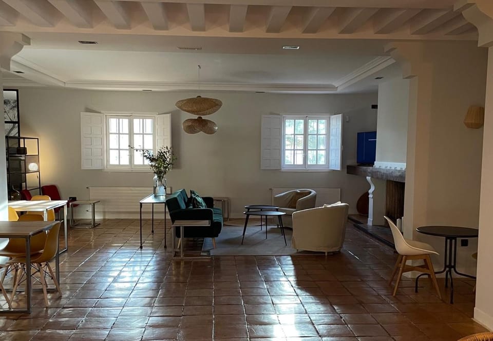 Communal lounge/ TV room
