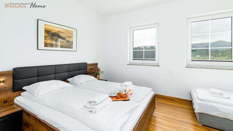Bed, Photo of the whole room, Bedroom, towels