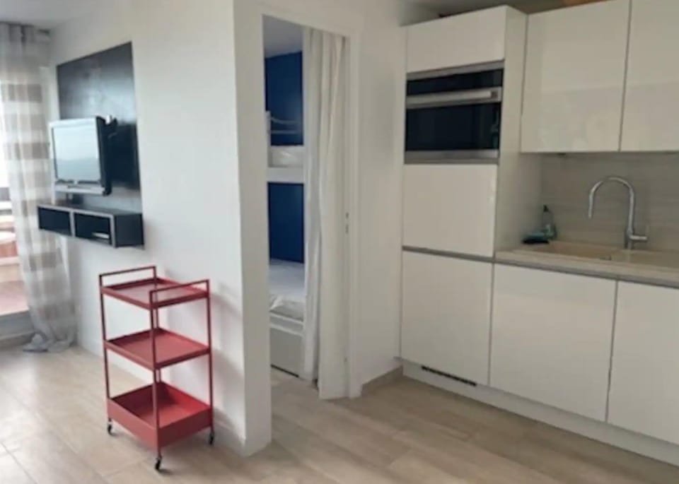 TV and multimedia, Kitchen or kitchenette