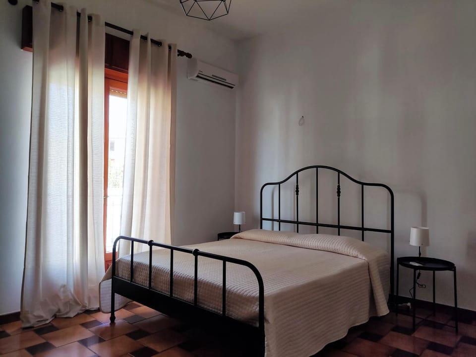 Bed, Balcony/Terrace, Photo of the whole room, Bedroom, air conditioner