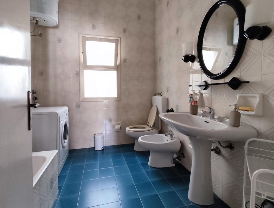 Shower, Bathroom, washing machine