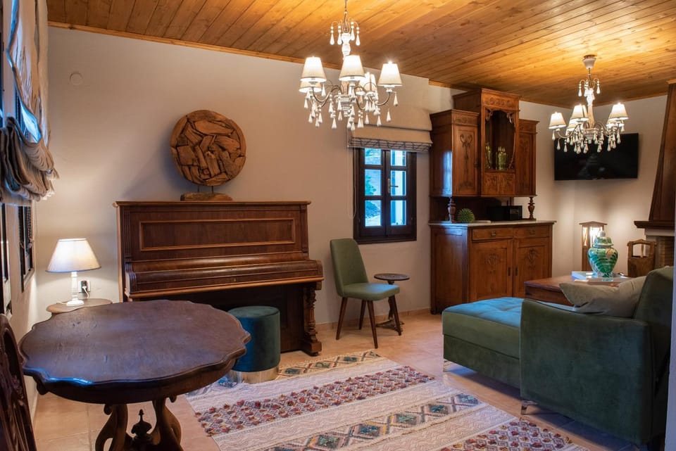 Living room, Seating area