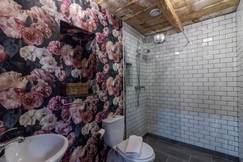 Bathroom, Living room