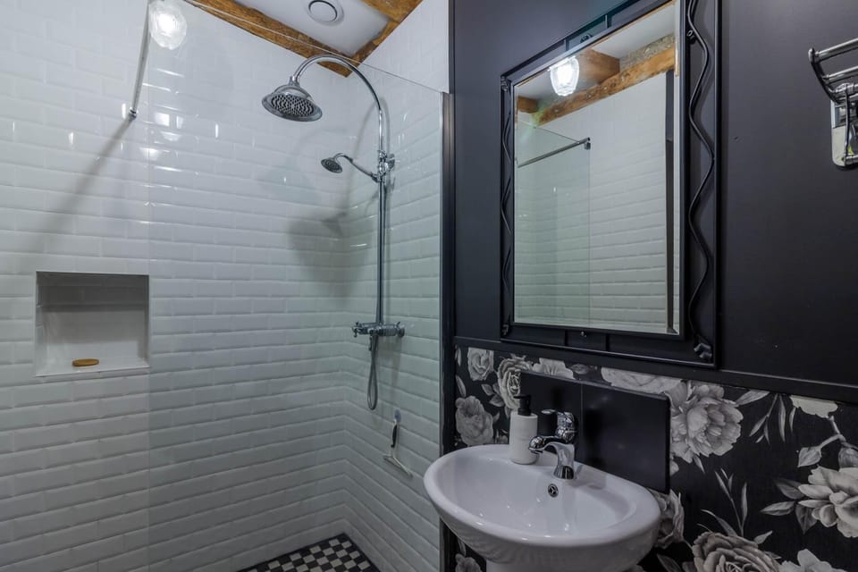 Bathroom, Living room